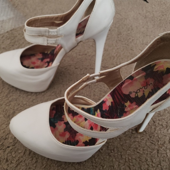 High heel - Picture 2 of 5